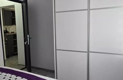 Alquiler a largo plazo de piso de 2 habitaciones 55 m², Faleza Sud, Constanza, Rumanía