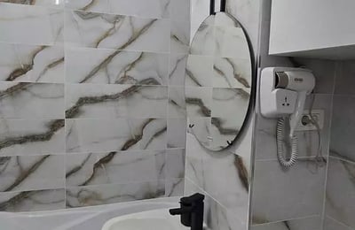 Alquiler a largo plazo de piso de 2 habitaciones 55 m², Faleza Sud, Constanza, Rumanía