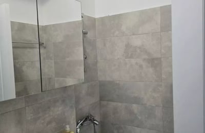 Alquiler a largo plazo de piso de 3 habitaciones 70 m², Campus, Constanza, Rumanía