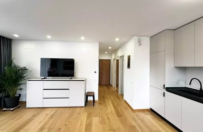 Location longue durée d’un appartement 2 pièces — Urban Plaza, Brașov, Roumanie