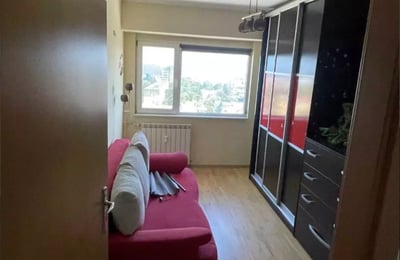 Alquiler a largo plazo de apartamento de 3 habitaciones 77 m² — Tomis Mall, Constanza, Rumanía