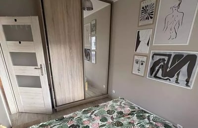 Location longue durée d’un appartement 2 pièces de 44 m² dans le quartier Tarnogaj, Wrocław, Pologne