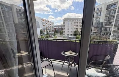 Location longue durée d’un appartement 2 pièces de 44 m² dans le quartier Tarnogaj, Wrocław, Pologne