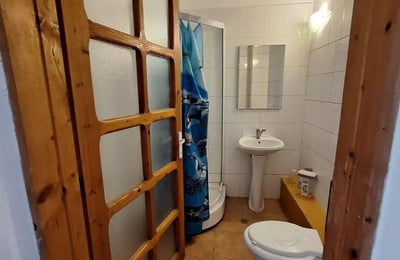 Alquiler a largo plazo de piso de 5 habitaciones 150 m² en zona Faleza Nord, Constanza, Rumanía