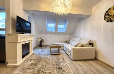 Location longue durée d’un appartement 4 pièces dans le quartier Tractoru, Brașov, Roumanie