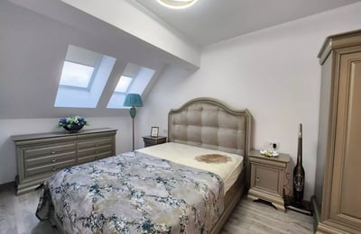 Location longue durée d’un appartement 4 pièces dans le quartier Tractoru, Brașov, Roumanie