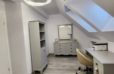 Location longue durée d’un appartement 4 pièces dans le quartier Tractoru, Brașov, Roumanie