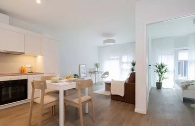 Langzeitmiete: 2-Zimmer-Wohnung 42 m² im Stadtteil Mokotów, Warschau, Polen