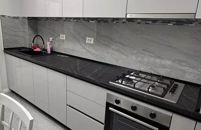 Alquiler a largo plazo de piso de 2 habitaciones 55 m² en el barrio Inel 1, Constanța, Rumanía