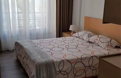 Alquiler a largo plazo: piso de 2 habitaciones 58 m² en Tomis Nord, Constanza, Rumanía