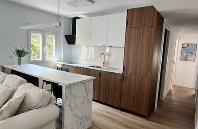 Langzeitmiete: Wohnung mit 3 Schlafzimmern in Alicante, Spanien