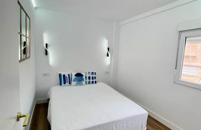 Langzeitmiete: Wohnung mit 3 Schlafzimmern in Alicante, Spanien