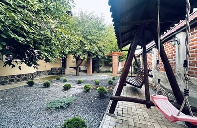 Location longue durée d’une maison de 160 m² avec 4 chambres dans le quartier Stupini, Brașov, Roumanie