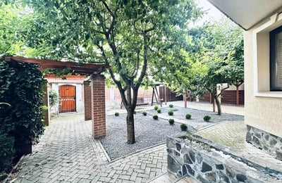 Location longue durée d’une maison de 160 m² avec 4 chambres dans le quartier Stupini, Brașov, Roumanie