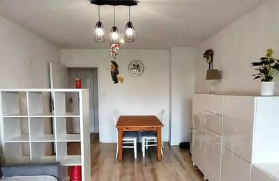 Location longue durée d’un appartement 3 pièces de 68 m² dans le quartier Fabryczna, Wrocław, Pologne