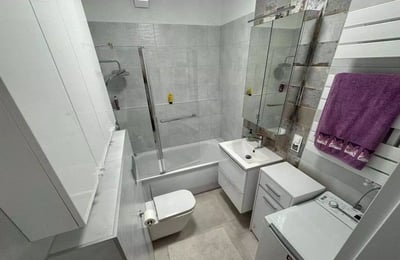 Location longue durée d’un appartement 2 pièces de 50 m² dans le quartier Gaj, Wrocław, Pologne