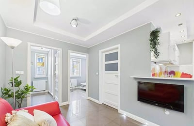 Location longue durée d’un appartement 4 pièces de 60 m² dans le quartier Zakrzów, Wrocław, Pologne