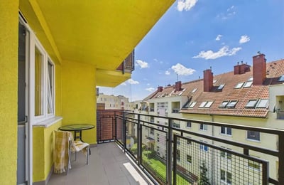 Location longue durée d’un appartement 4 pièces de 60 m² dans le quartier Zakrzów, Wrocław, Pologne