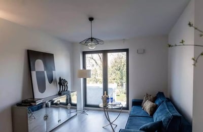 Alquiler a largo plazo de un piso de 2 habitaciones, 56 m², en Cracovia, Polonia