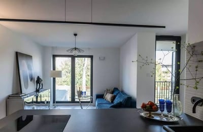 Alquiler a largo plazo de un piso de 2 habitaciones, 56 m², en Cracovia, Polonia