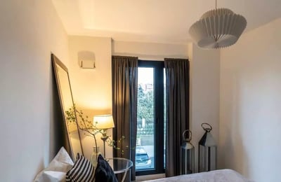 Alquiler a largo plazo de un piso de 2 habitaciones, 56 m², en Cracovia, Polonia