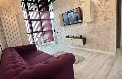 Alquiler a largo plazo de un piso de 2 habitaciones 55 m², en el barrio Tomis Nord, Constanța, Rumanía