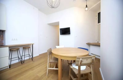 Langzeitmiete: 3-Zimmer-Wohnung 70 m², Stadtzentrum, Krakau, Polen