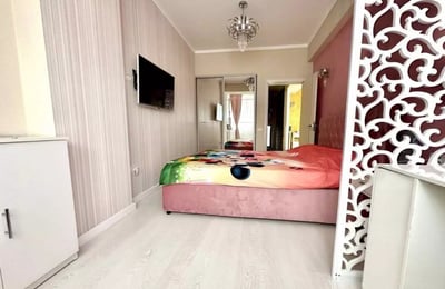 Location longue durée d’un appartement de 3 pièces, 120 m², dans le quartier de Mamaia, Constanța, Roumanie