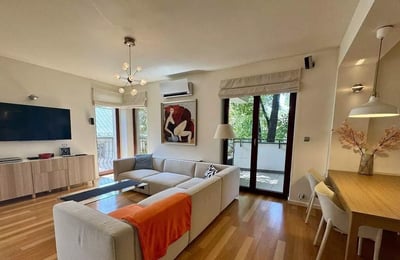 Alquiler a largo plazo de un piso de 4 habitaciones, 93 m², en el distrito de Kazimierz, Cracovia, Polonia