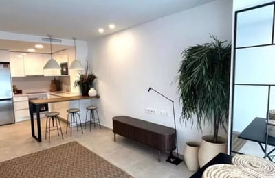 Alquiler a largo plazo de un piso de 2 dormitorios, 85 m², en Alicante, España