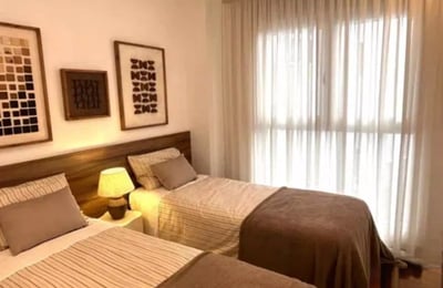 Alquiler a largo plazo de un piso de 2 dormitorios, 85 m², en Alicante, España
