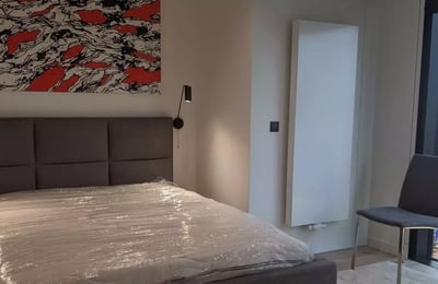 Location longue durée d’un appartement de 3 pièces, 75 m², dans le quartier Wola, Varsovie, Pologne