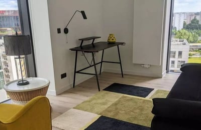 Location longue durée d’un appartement de 3 pièces, 75 m², dans le quartier Wola, Varsovie, Pologne