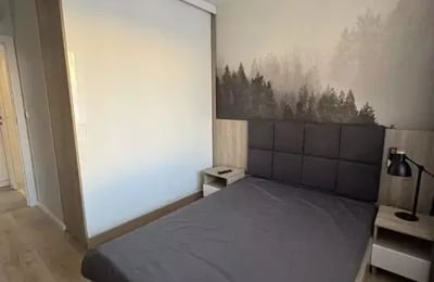 Alquiler a largo plazo de un piso de 3 habitaciones, 55 m², en el distrito de Prądnik Biały, Cracovia, Polonia