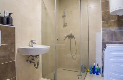 Location longue durée d’un appartement de 2 pièces, 50 m², dans la résidence Green Residence, Belgrade, Serbie