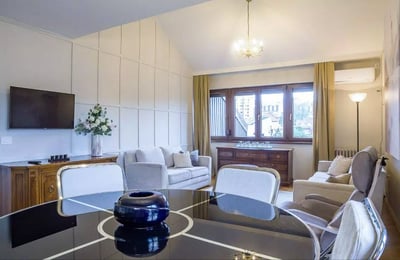 Alquiler a largo plazo de un piso de 2 habitaciones, 64 m², en el distrito de Banovo Brdo, Belgrado, Serbia