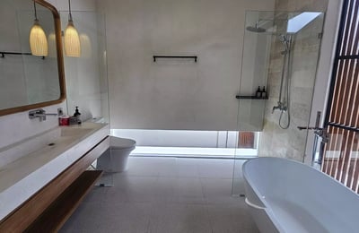 Long-term rental of a 3-bedroom villa in Singakerta, Bali, Indonesia