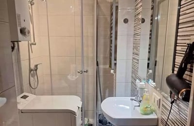 Долгосрочная аренда 2-комнатной квартиры 37 м² в районе Olsza, Краков, Польша