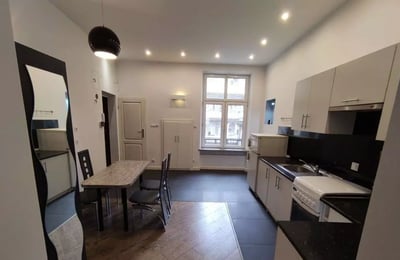 Alquiler a largo plazo de un piso de 1 habitación en el distrito Kazimierz, Cracovia, Polonia