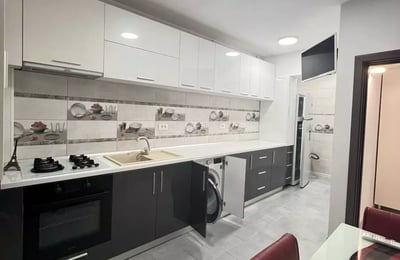 Location longue durée d’un appartement de 2 pièces, 60 m², Constanța, Roumanie