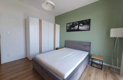 Долгосрочная аренда 4-комнатной квартиры 96 м² в районе Stare Miasto, Краков, Польша