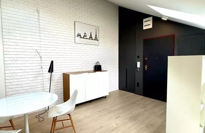 Location longue durée d’un studio de 36 m² à Praga-Północ, Varsovie, Pologne
