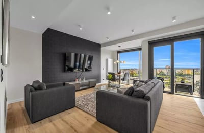 Long-term rental of a 3-room apartment, 82 m², in Wola, Warsaw, Poland