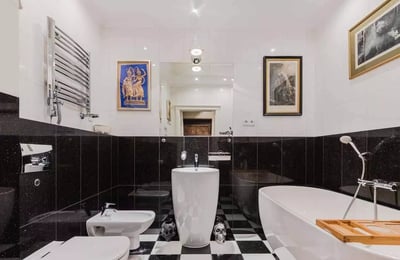 Long-term rental of a 3-room apartment, 110 m², in Śródmieście Południowe, Warsaw, Poland