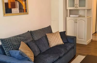 Alquiler a largo plazo de un piso de 2 habitaciones, 60 m², en el distrito Old Center, Constanza, Rumanía