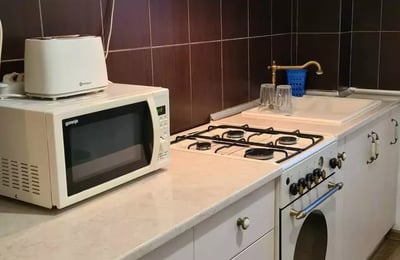 Alquiler a largo plazo de un piso de 2 habitaciones, 60 m², en el distrito Old Center, Constanza, Rumanía