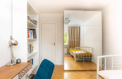 Long-term rental of a 4-room apartment, 93 m², in Śródmieście Północne district, Warsaw, Poland