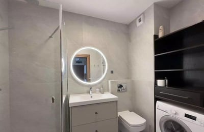 Alquiler a largo plazo de un piso de 2 habitaciones, 50 m², en el distrito de Podgórze, Cracovia, Polonia