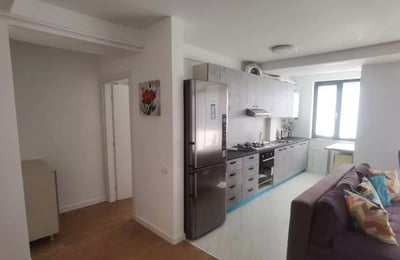 Alquiler a largo plazo de un piso de 2 habitaciones, 73 m², Constanza, Rumanía