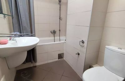 Location longue durée d’un appartement de 2 pièces, 52 m², à Belvile, Novi Beograd, Serbie